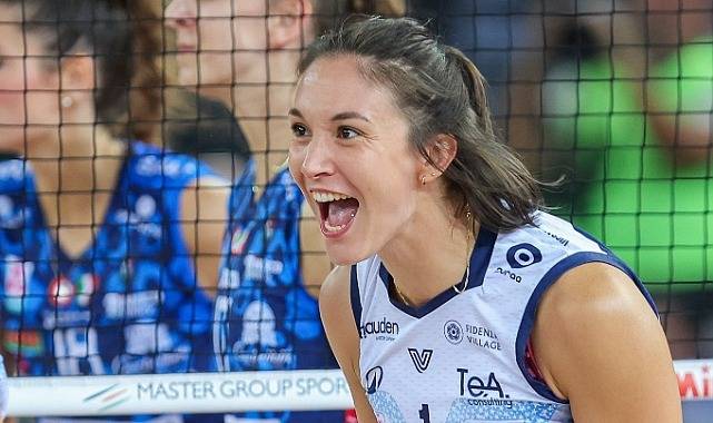 Sultanlar Ligi'ni sarsacak transfer: Plajın kraliçesini resmen açıkladılar 1